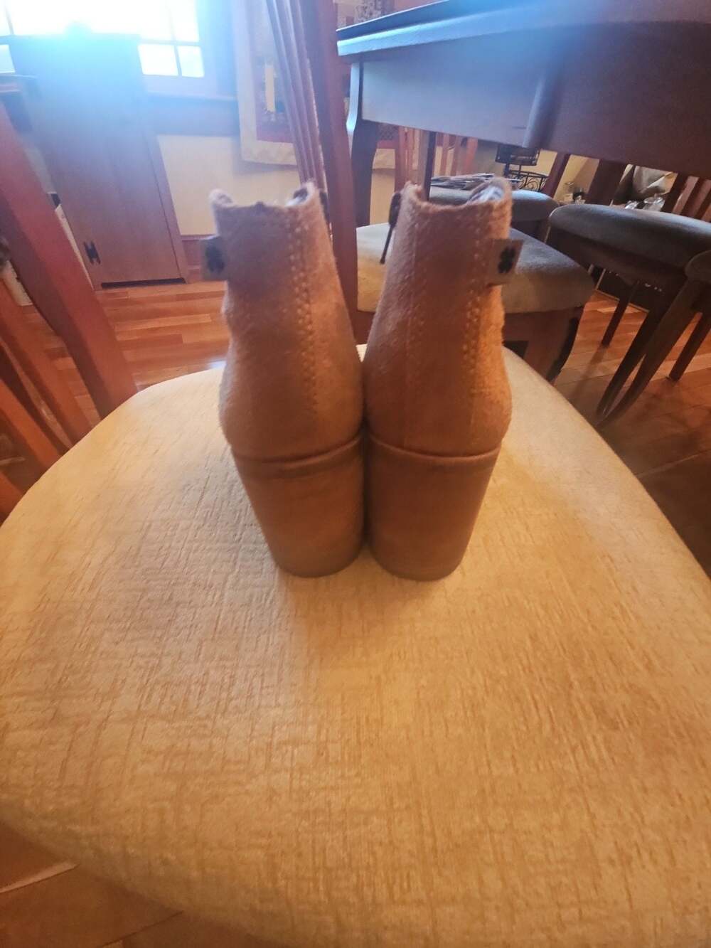 Lucky Brand Pellyon Suede Almond Toe Ankle Booties Camel womens Size 6.5M - Picture 3 of 5